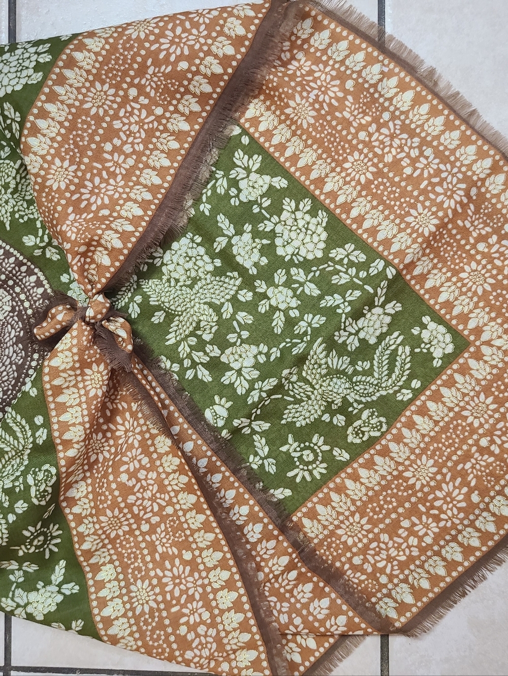 Vintage Oscar De La Renta Scarf 100% Wool - Picture 3 of 7